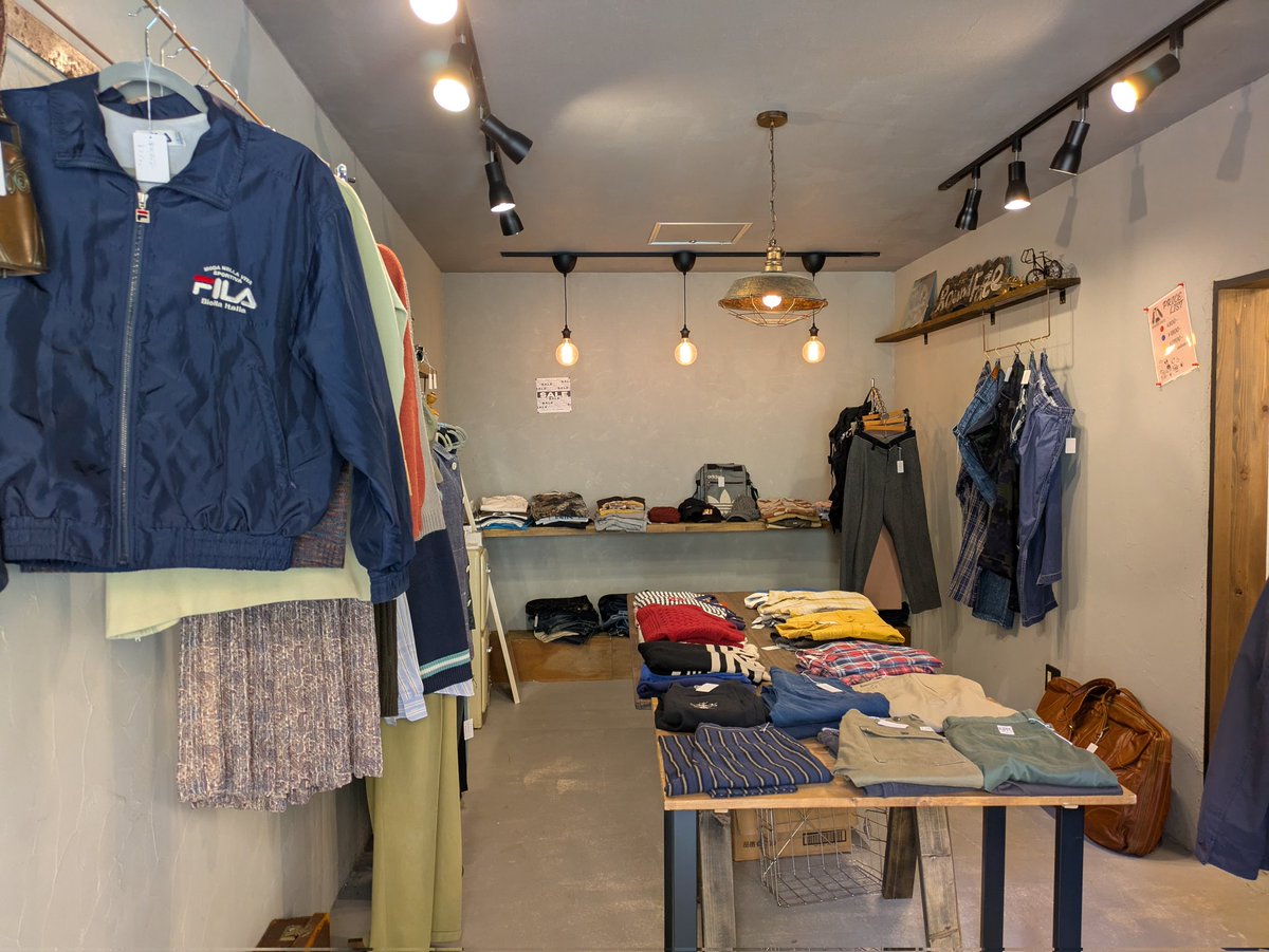 DreamNotyet's tweet image. あびこ山観音寺にお参りのあとは、古着＆カフェのお店 #RoundFace さん

古着分からないので😅スタジアムで観戦もされるお店の方とセレッソの話ができるのはありがたいです👀

2025.01.25

#セレッソ大阪 
#セレッソ大阪応援店舗
#サクラマンカイバル