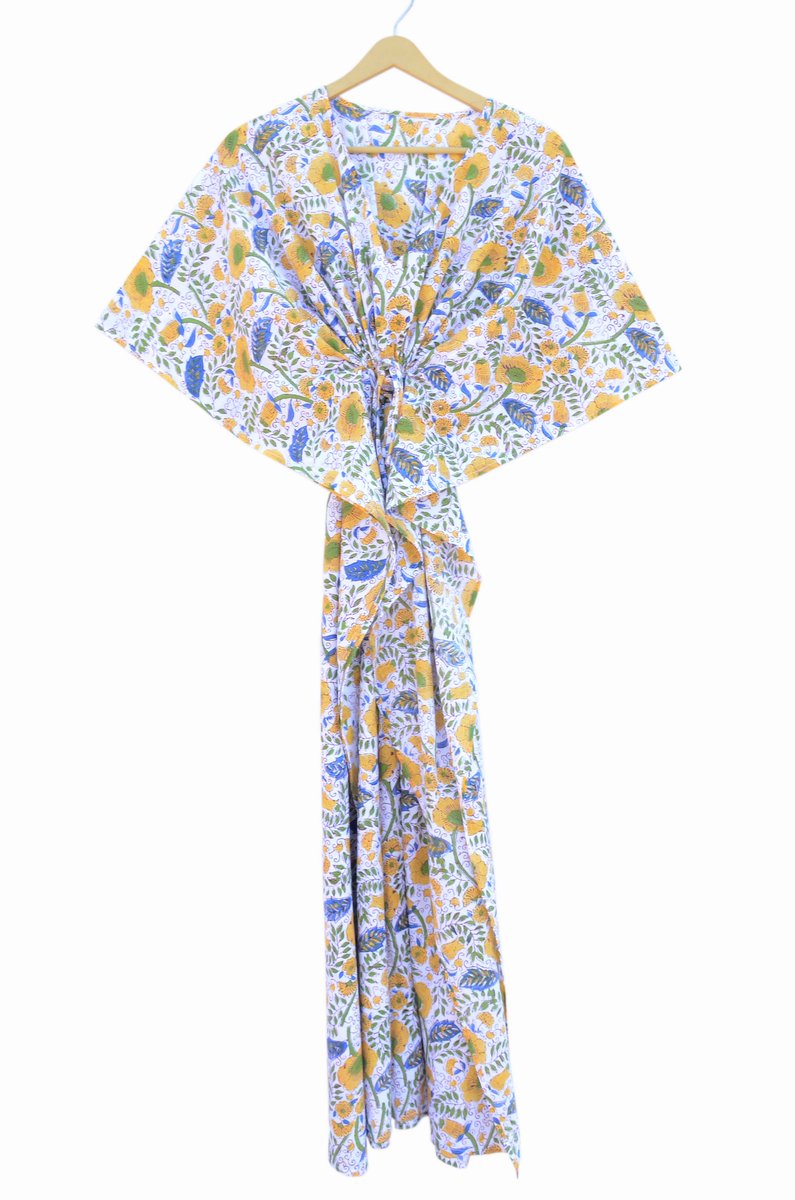 blockprinting01's tweet photo. #Cottoncaftan #blockprintcaftan #indiancaftan #handmaderobe #womenbathrobe #beachcoverup #giftforher. https://t.co/kvUZTminMf