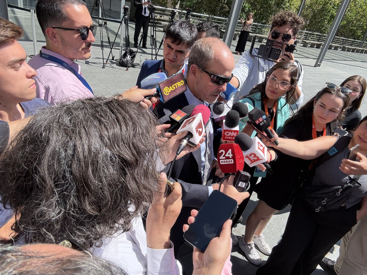 Rastrocom's tweet image. En el 4º Juzgado de Garantía de Santiago continúa la formalización y reformalización de imputados por soborno, lavado de activos, estafa, infracción al Código Tributario, administración desleal y uso malicioso de instrumento privado mercantil falso,