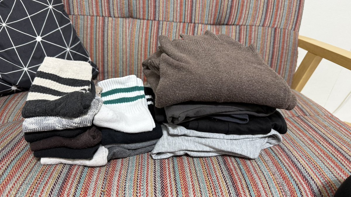 Ishga kirib oyjonmlani zo'rliklarini yanayam yaxshiroq bilyapman. Kelishimga choylarni damlab ovqatni tayyor qilib turadilar, keyin hammamiz birga ovqatlanamiz. Kecha kelsam, kiyimlarni yuvib taxlab qo'yibdilar. Beminnat qiladilar, qoyil qolaman ❤️