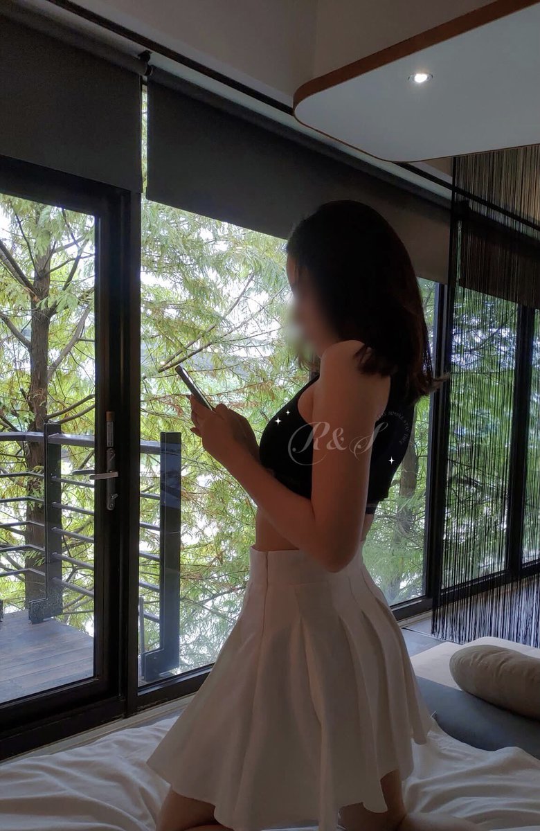 今晚想矇住眼

#中部徵單 
#乾淨禮貌會按摩佳
#懂氣氛情慾調情
#自介詳細請附照
#S混血感眼唇很勾