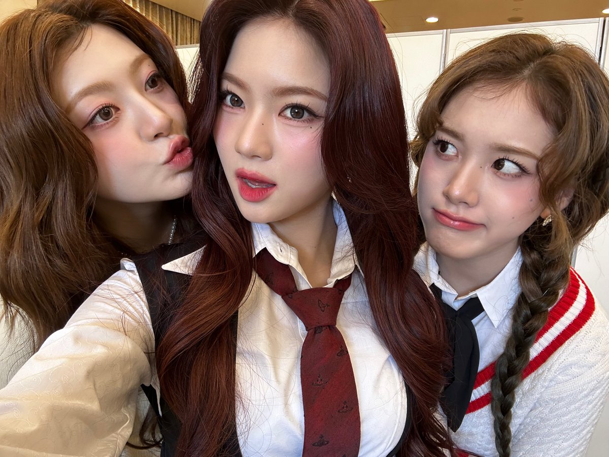 이 사진을 보고 떠오르는 조합명 .. 추천받습니다🙂

#STAYC #스테이씨 #ISA #아이사