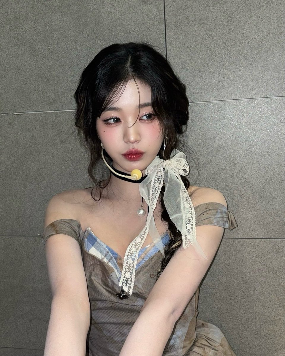 ivepics_'s tweet photo. wonyoung instagram update https://t.co/atUuY2YM09