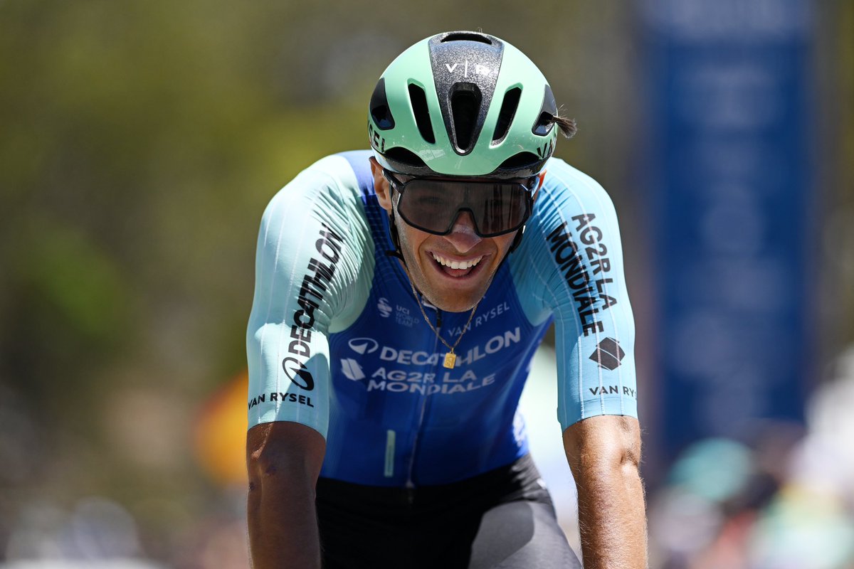 DECATHLON AG2R LA MONDIALE TEAM (@decathlonag2rlm) on Twitter photo 🇦🇺🗻 <a href="/BastienTronchon/">Bastien Tronchon</a> prend la 9e place au sommet de la mythique “Willunga Hill”, juge de paix de cette étape reine du <a href="/tourdownunder/">Santos Tour Down Under 🚴🚴♀️</a>.
Un bon résultat qui lui permet de ne pas perde de temps et de conserver sa 5ème place du classement général avant la dernière étape ! ⚡️
// 🇦🇺🗻 <a href="/BastienTronchon/">Bastien Tronchon</a> prend la 9e place au sommet de la mythique “Willunga Hill”, juge de paix de cette étape reine du <a href="/tourdownunder/">Santos Tour Down Under 🚴🚴♀️</a>.
Un bon résultat qui lui permet de ne pas perde de temps et de conserver sa 5ème place du classement général avant la dernière étape ! ⚡️
//