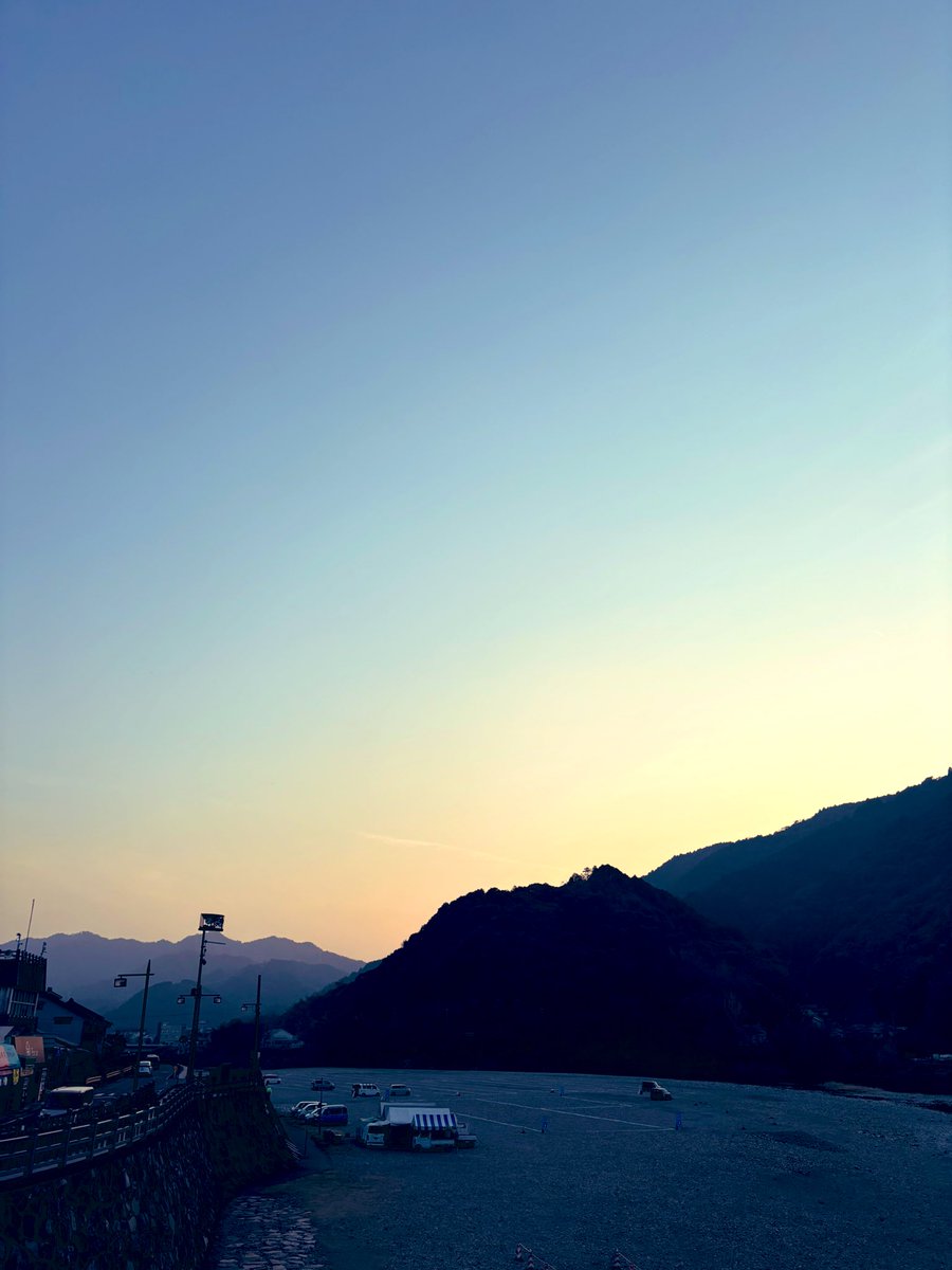 hibijourny's tweet photo. 錦帯橋 📍山口・岩国
25年3月まで調査・保全工事のため覆われた状態。これはこれでレアかも。歌川広重など浮世絵師も好き好んで訪れたことが頷ける抜けの美しい景色よ。 https://t.co/vv5uhEgxrK