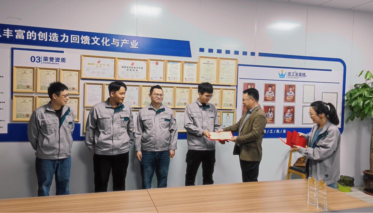 faselectronics's tweet photo. Cheers to a Brilliant 2025! 🎉

Today is our team’s last workday before the Lunar New Year. Big thanks to our team and Outstanding Employees! 👏

Wishing everyone a prosperous year ahead! 🎊

Happy New Year! Let’s make 2025 even better!

#springfestival #ChineseNewYear https://t.co/m6gtS6WBbn