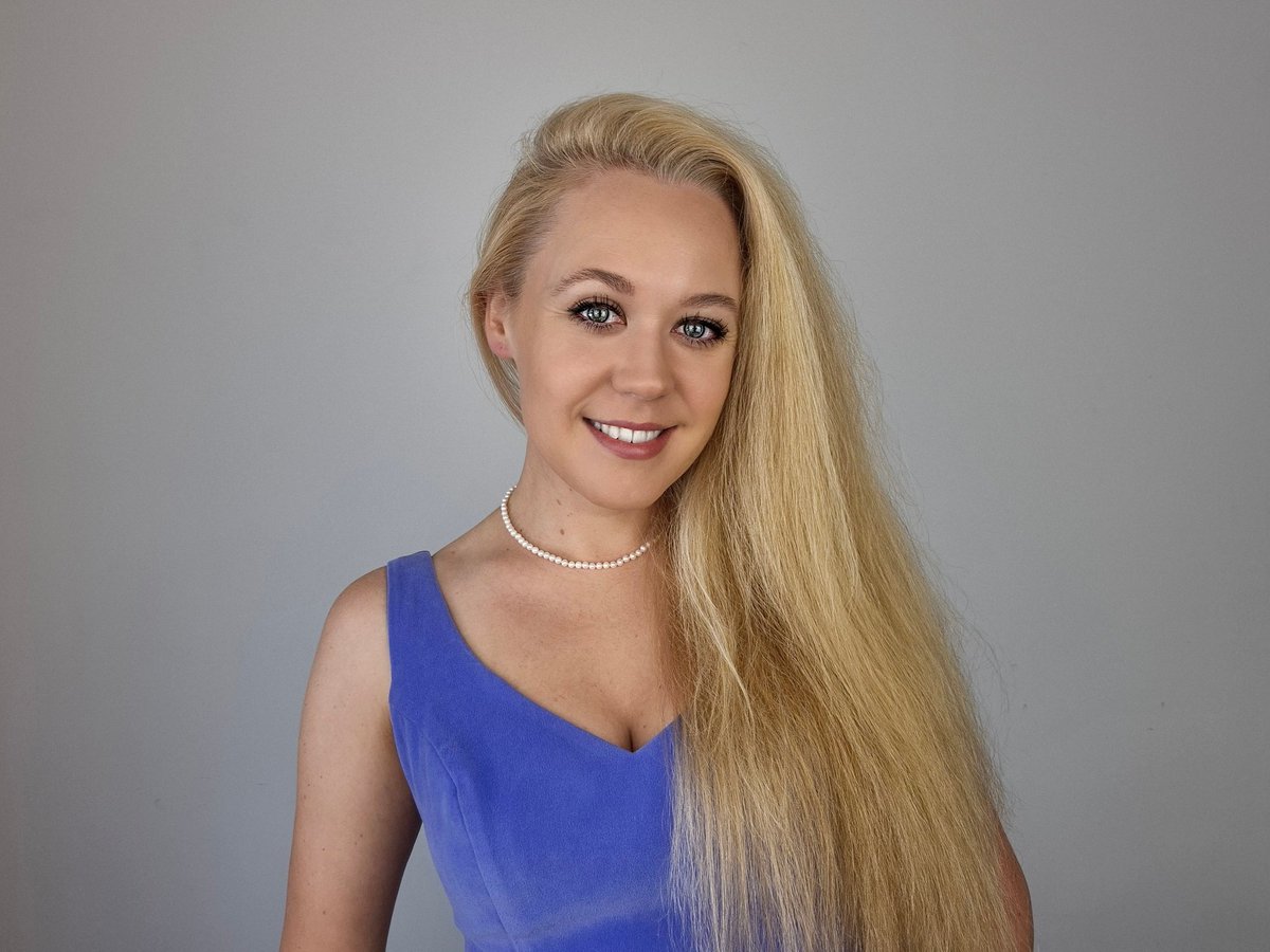 Fresh snaps from today's acting audition submission🙏🏻
Back in Sydney and grateful to be auditioning for some interesting projects this week.
Excited for the year ahead.

#actor #actorslife #acting #movie #film #films #naturalblonde #makingmovies #Selfie #actress #Sydneyactress