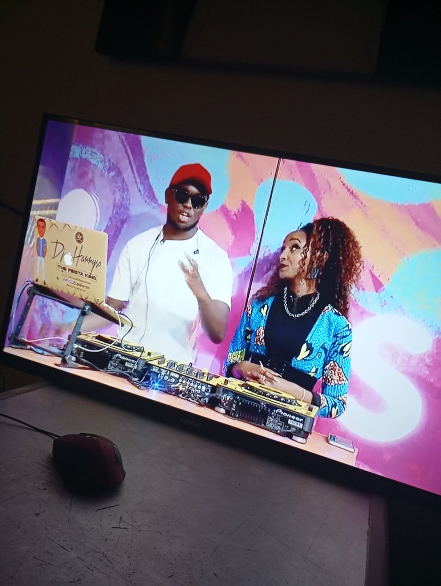 mjaquez005's tweet photo. @Y254Channel Tuned in 😍😍 https://t.co/yTRbJdd2Es