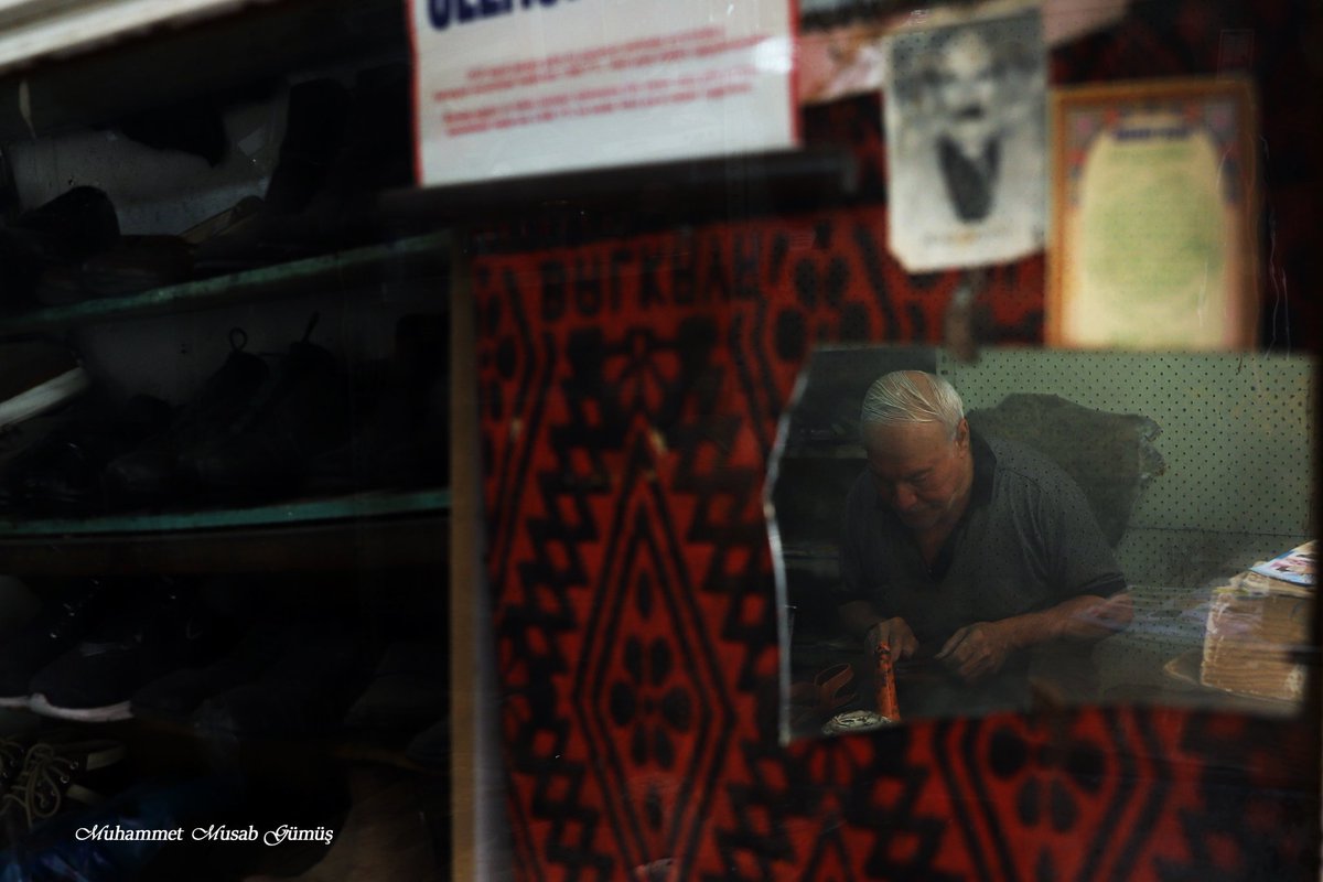 "insan yorgunluktan ibarettir;
Gelir, yorulur ve gider ... "
(<a href="/ibrahimtenekeci/">İbrahim Tenekeci</a>) 
📌Sur/Diyarbakır