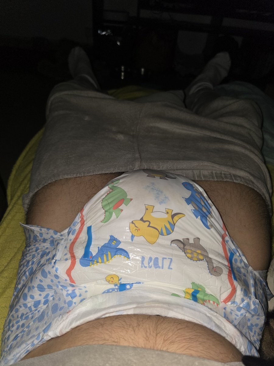 benoitABDL's tweet photo. Rien de mieux qu’une groose couche avec insert pour passer le week end https://t.co/GbPKzjHzfV
