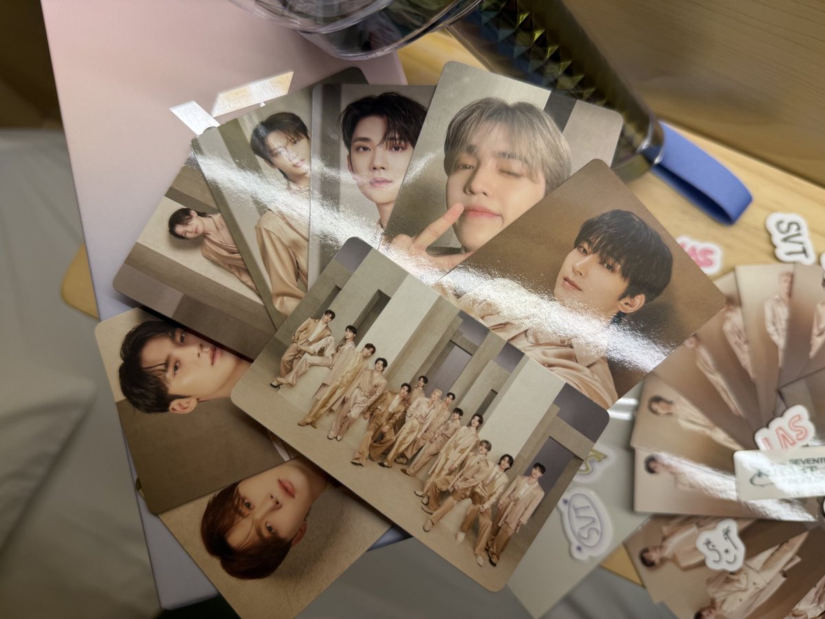 seraislostagain's tweet photo. I don’t have DK 🥲
Should have bought 2 packs 
#SEVENTEEN_RIGHT_HERE_IN_SINGAPORE https://t.co/s831Iz9qX5