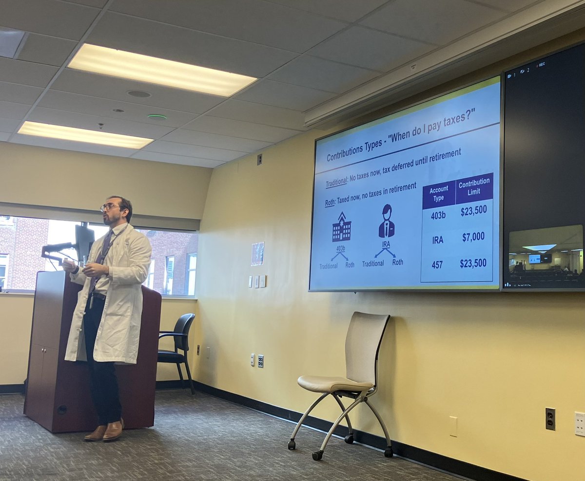 OslerResidency's tweet photo. GREAT week in the Osler residency! #FirmofGiantsSAR @CodyCalhounMD ‘s financial literacy curriculum, a fantastic winter party, much learning on #FirmofChoice ACS rounds with @SEHvida on ascites, &amp; an Osler Grand Rounds to remember 👁️ syphilis with @michellekyork &amp; #irenakuzma! https://t.co/B4pl3iZFVx