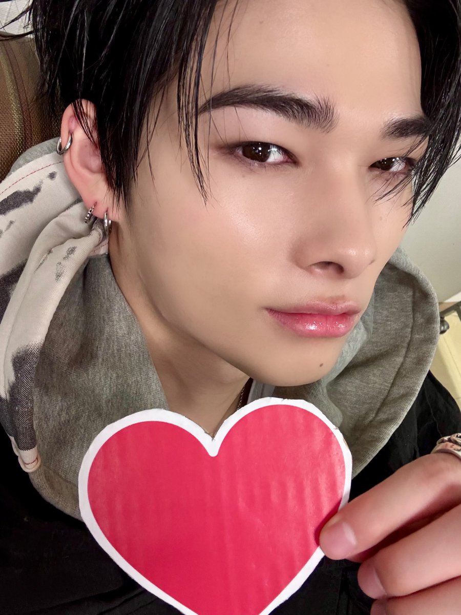 ENHYPEN_JP's tweet photo. ENGENEのみんな！！楽しむ準備はできとる？
僕たちは会いに行く準備できとるで！💖
またあとで会おな～！👋

#ENHYPEN #EN_WORLDTOUR_WALKTHELINE #WALKTHELINE_IN_JAPAN https://t.co/1pacaoRzUO