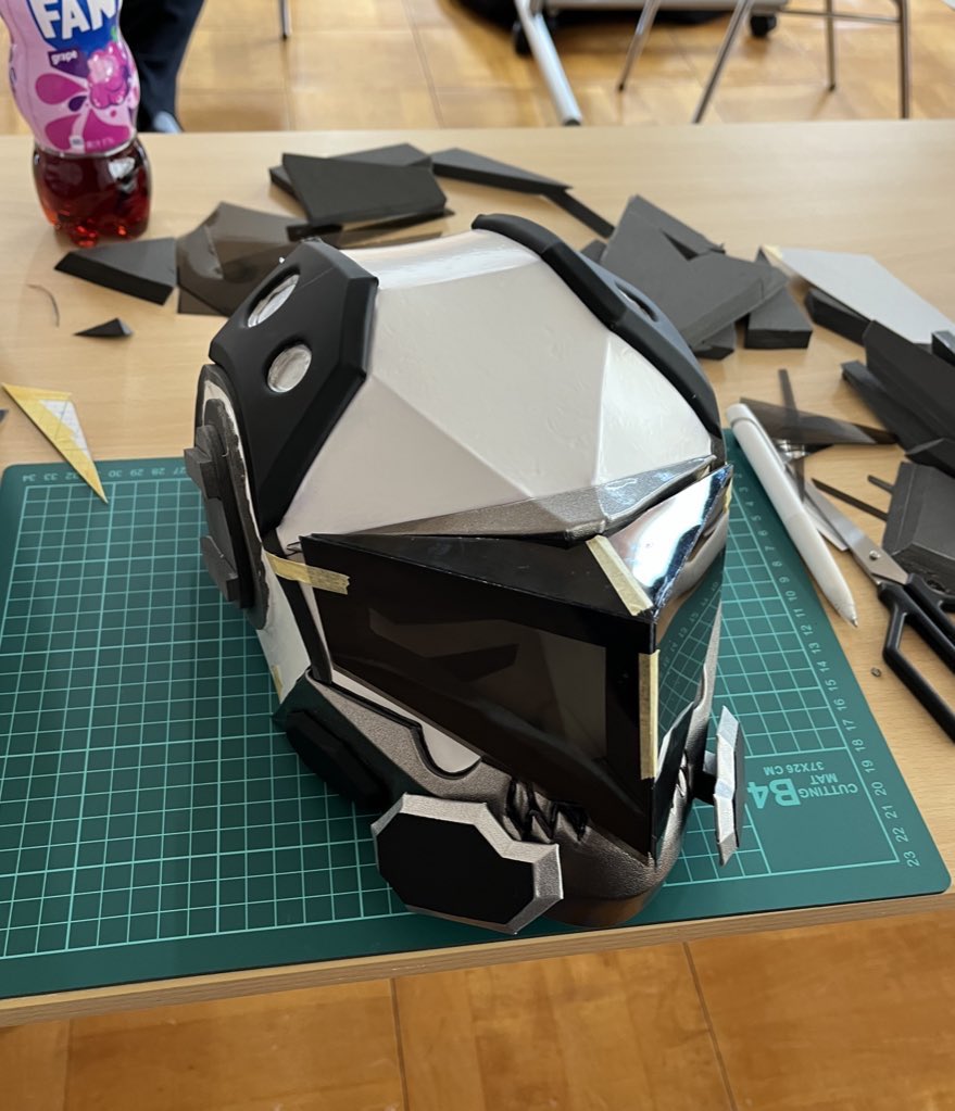 gwc71456029's tweet image. バイザー！！！
カックイイ🥹🥹

#CH2
#創作マスク