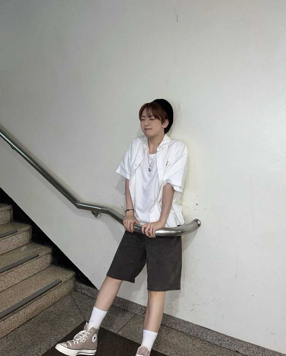 whee_woong's tweet photo. 今度はグループのみんなとここで写真撮る日がくるんだよね〜！楽しみ🫶🫶🫶 https://t.co/Oafg0i1bwL