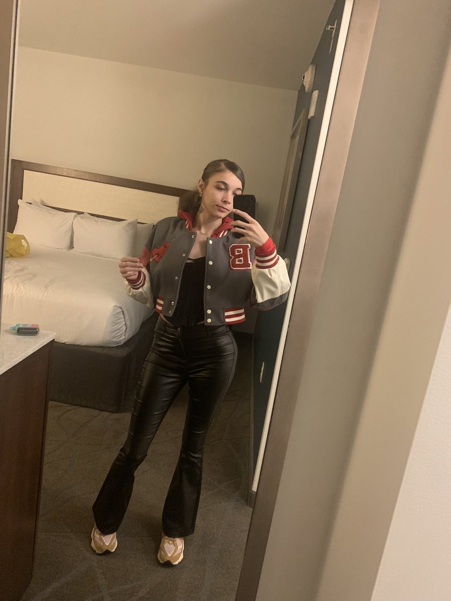 GoKuuJade's tweet photo. Turned winstar into beenastar 😘 come have fun with me! #dallasdates #deepellum #footfetish #cashcow #paypig https://t.co/XYHXh1Q7On