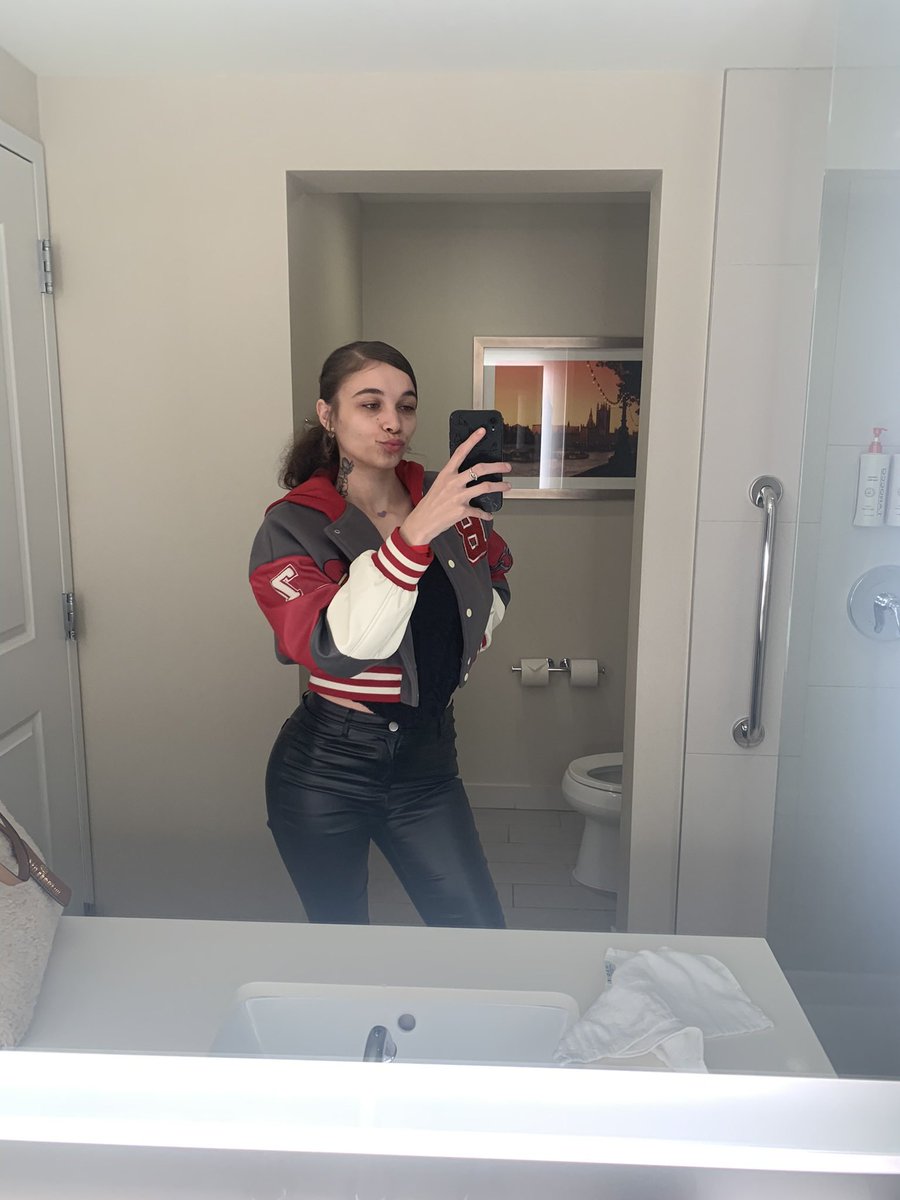 GoKuuJade's tweet photo. Turned winstar into beenastar 😘 come have fun with me! #dallasdates #deepellum #footfetish #cashcow #paypig https://t.co/XYHXh1Q7On