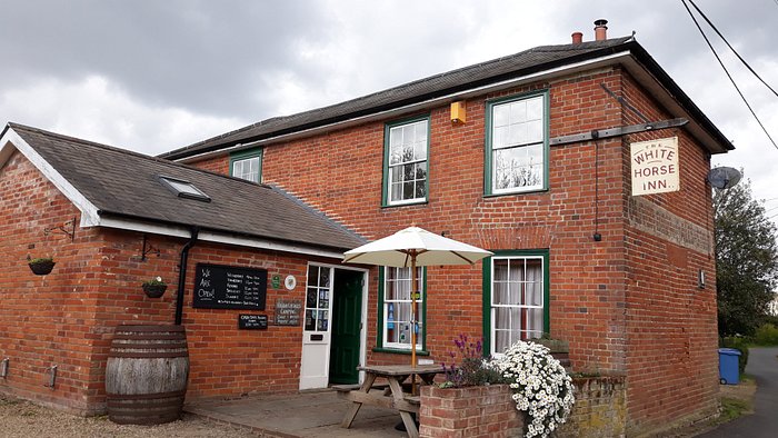 GBbooze's tweet photo. The White Horse Inn, Mill Green, #Edwardstone
CO10 5PX π»
The White Horse is an oasis of great drinks in #Suffolk many of which are sourced locally, and as close as next door to the onsite brewery @LittleEarthBeer brewing barrel-aged sour beers. https://t.co/ItgiTTGaNt
