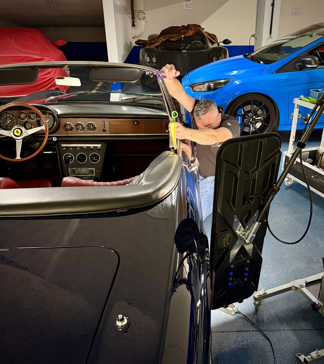 Debossandchrome's tweet photo. 🇲🇨 Jounée Débosselage Monaco : 99 exemplaires dans le monde pour cette Ferrari 330 Spyder…🔥🇮🇹 Autant vous dire qu’il n’y a pas le droit à l’erreur dans ce travail… #debosselagesanspeinture #paintlessdentrepair #work #ferrari #ferrari330 #pininfarina #spyder #monaco https://t.co/Fb7bHQldYN