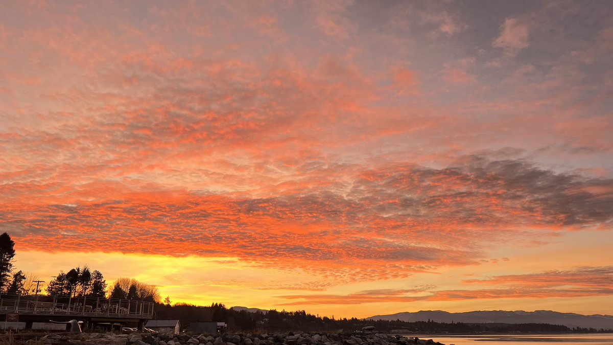 We’ve been getting some amazing sunsets in Qualicum Beach these days #LoveNature