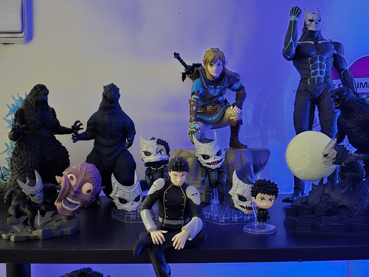 Caine078's tweet photo. The ones on the top shelf. #japanfinds
#怪獣8号 #kaijuno8 #大怪獣 #Link #zelda #kafka #KingOfMonsters https://t.co/s4lv3YMg8J