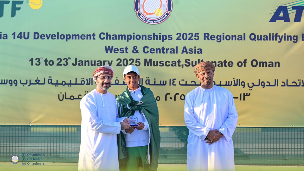 OmanTennis's tweet photo. 📸🎾| تكريم اللاعبين الحاصلين على المراكز الأولى في بطولة الاتحادين الآسيوي والدولي للتنس والتصفيات الإقليمية لغرب ووسط آسيا.

“ITF Asia 14U Development Championships 2025”.

#بطولة_الاتحاد_الدولي_والاسيوي_للتنس_تحت_14_سنة #التنس #تنس_عمان #تنس_اسيا #ابطال_الغد #مستقبل_التنس https://t.co/ZUpXM2r3Y0