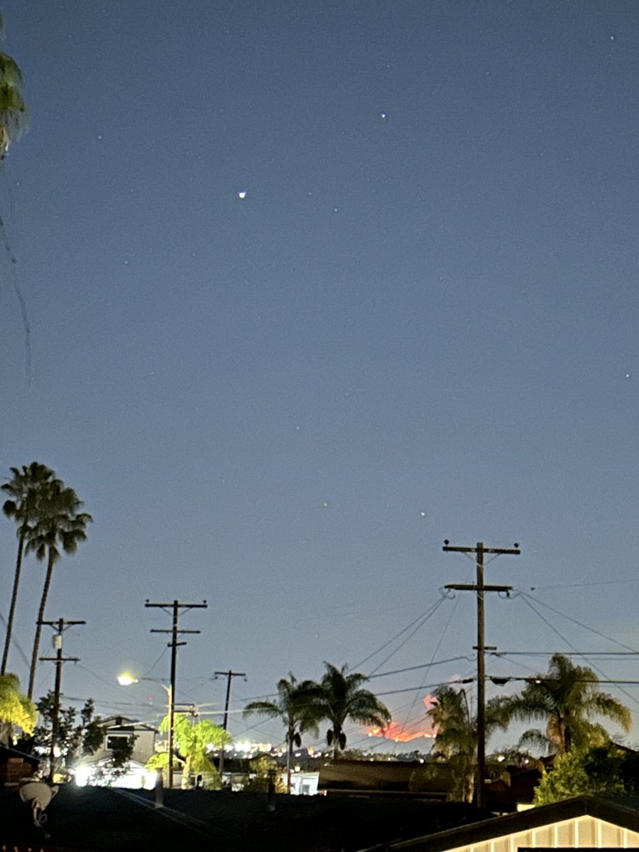 getplantywithme's tweet image. 35 minutes away 😳  #Border2Fire