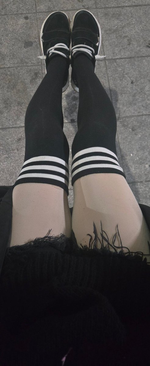 다리 ~ 니삭스 (๑・ .̫ ・๑)
#cd #크로스드레서 #crossdresser #시디  #여장남자 #여장 #女装 #男の娘 #伪娘 #女装男子  #脚フェチ #다리페티쉬 #다리페티시 #다리 #각선미 #스타킹 #오버니삭스 #스타킹페티쉬 #페티시 #페티쉬 #니삭스 #니삭스페티쉬 #fetish #오토코노코 #낭자애 #뉴하프