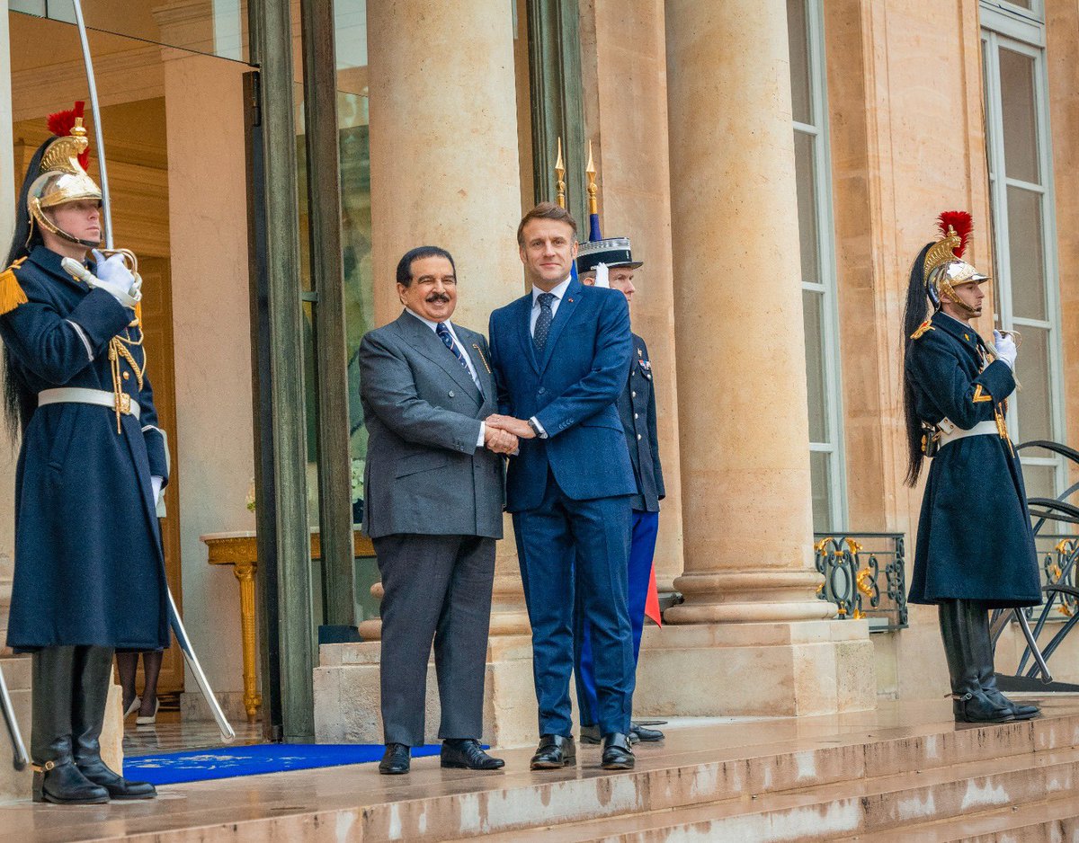 جلالة الملك يقود الدبلوماسية البحرينية بحكمة ورؤية بعيدة المدى، ولقاؤه مع الرئيس الفرنسي #ماكرون يعزز الحوار السياسي والتعاون الدولي لمواجهة التحديات الإقليمية والعالمية وترسيخ قيم السلام والاستقرار. 

#البحرين #فرنسا