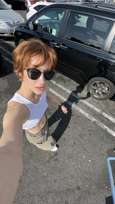 1 pic. running errands VS waiting for you to come home ♥️ https://t.co/y7MYp60AAb