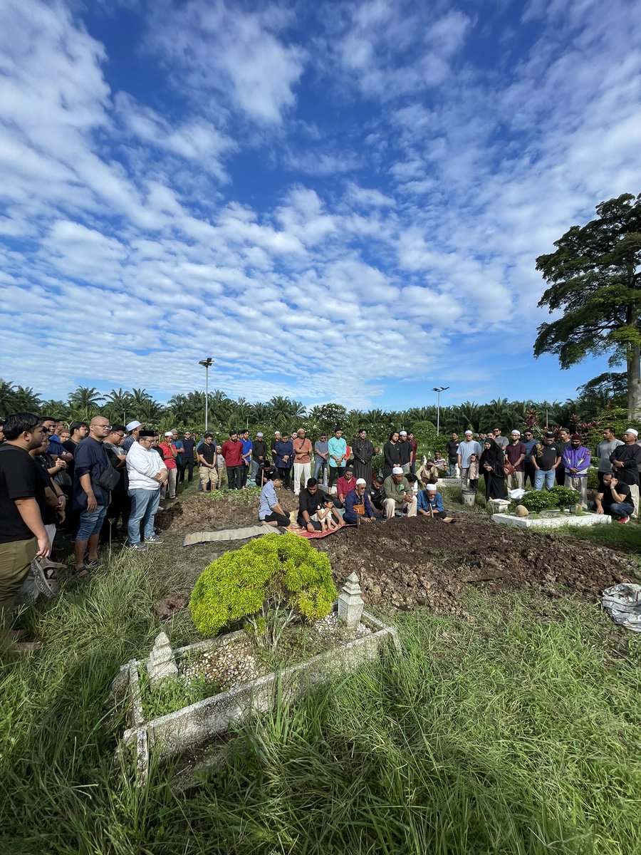 UMRMKHTR 🏴 tweet media