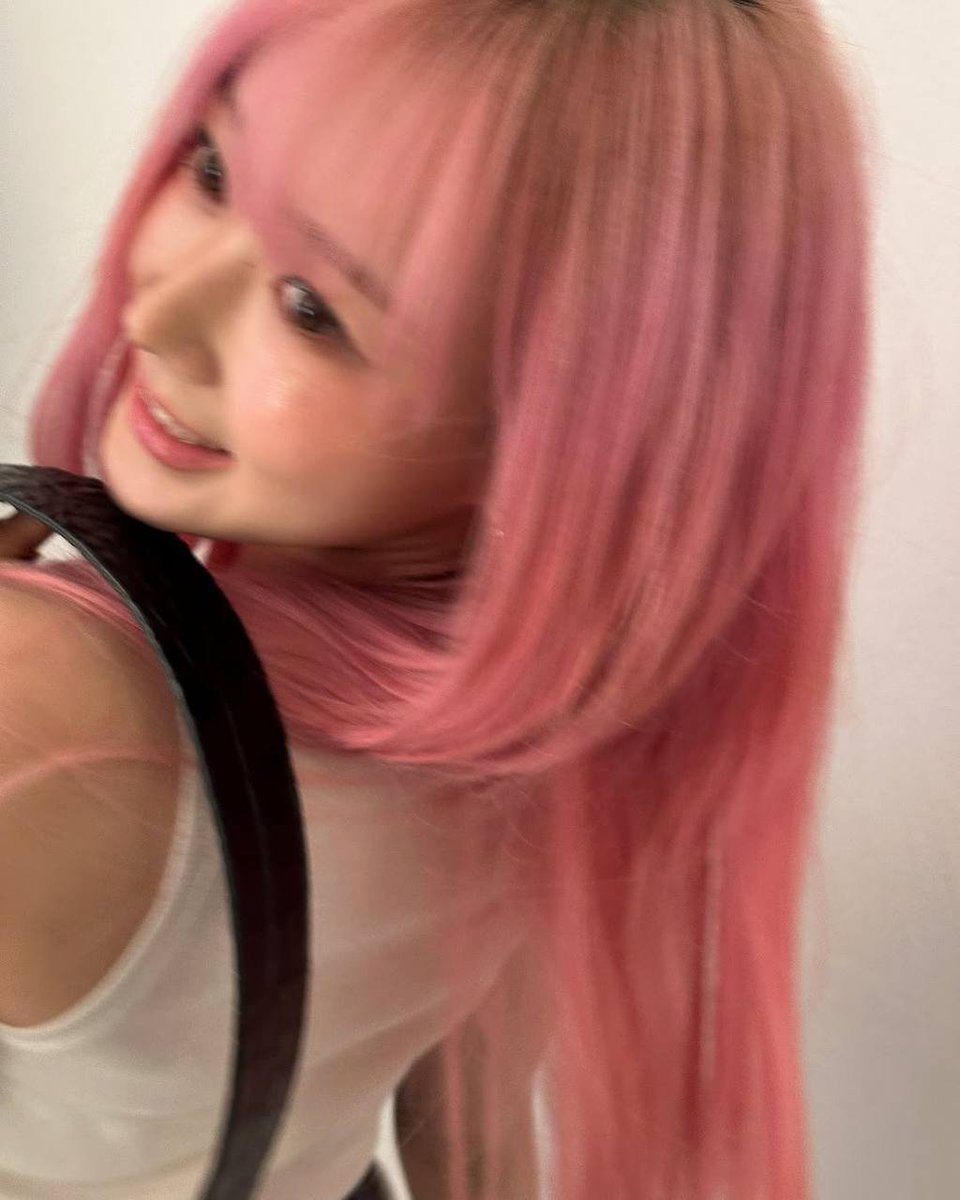 ㅤ

ㅤ ㅤᏪ ָ࣪ ۰ ͙⊹ A fleeting glance, a smile that feels like sunshine breaking through soft clouds. Pink strands flow like whispers of spring, framing a moment so tender, it feels like holding a secret too precious to share .𖥔 ݁ ˖๋ ࣭ ⭑ㅤ

ㅤ ㅤ