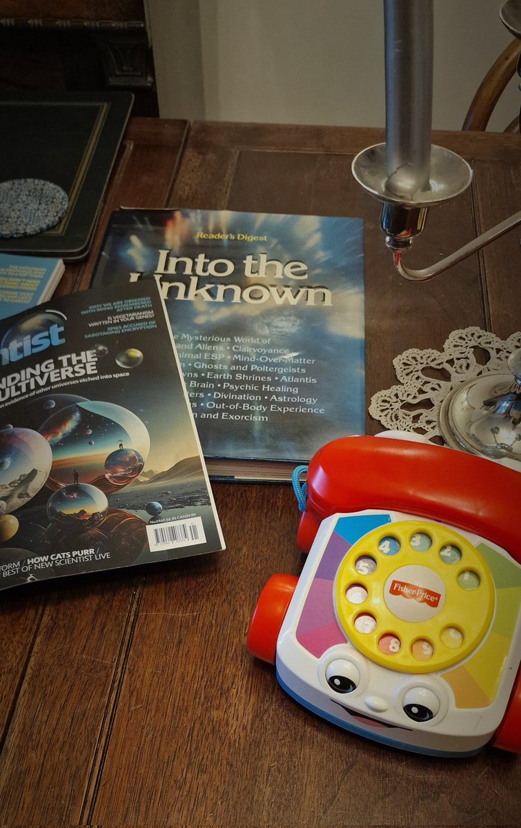 ciaranokeeffe's tweet image. Love a #Saturday #SwapShop! Opportunity for a clear out and then discovering some valuable finds...can&apos;t escape the #paranormal! 

#UncannyCommunity #Uncanny