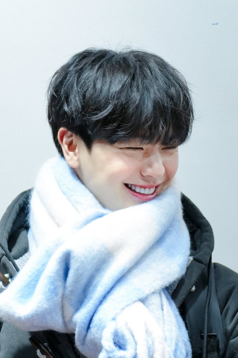 250118  시그팬싸
우히히...☺️
.
.
#성재 #육성재 #비투비 #BTOB