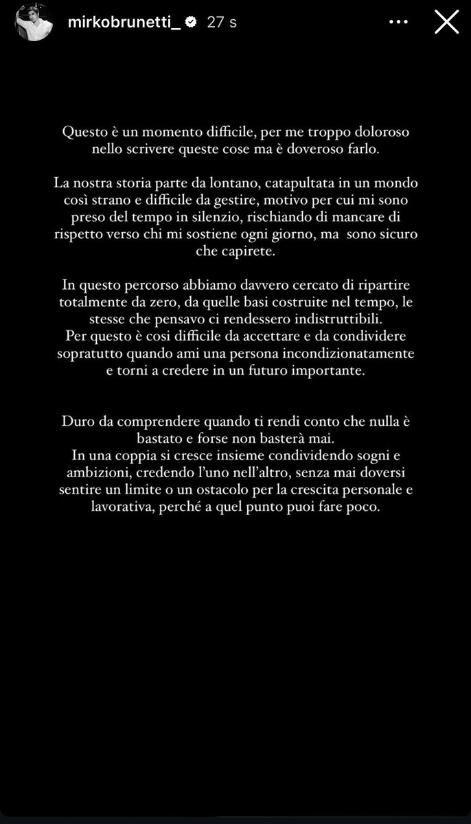 sottopar's tweet photo. Lei lo avrebbe voluto nelle fashion week non a casa a giocare al fantacalcio ...
#perletti https://t.co/0SX89Iwfb9