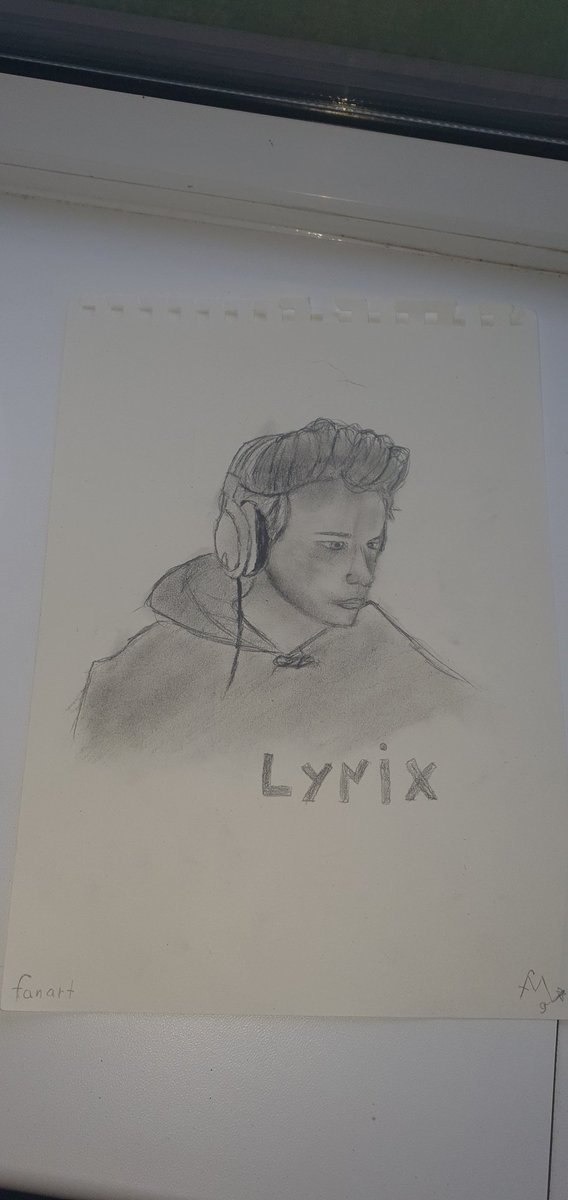 foxty_m's tweet photo. #fanart #lynix
Fanart of lynix (I usually don't draw self-portraits or live people [because I don't really like that] but here's lynix) ummm soo I'm sorry. I'm not that person who is professional. I just draw what I like or what I want. https://t.co/KWNM36PUlx
