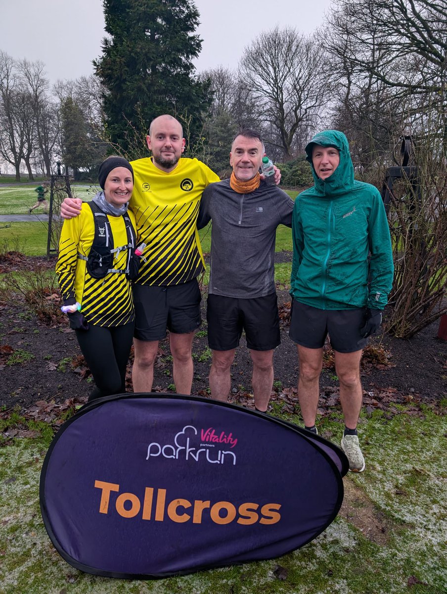 Well done to our Newton Parkrunners this morning. They managed to find a Parkrun what was still running. 
Great work Tollcross parkrun  #loveparkrun 💛🖤💛<a href="/UKRunChat/">UKRunChat</a> <a href="/parkrunUK/">parkrun UK</a> <a href="/scotathletics/">scottishathletics</a> <a href="/ScimitarRunning/">Scimitar Running</a>