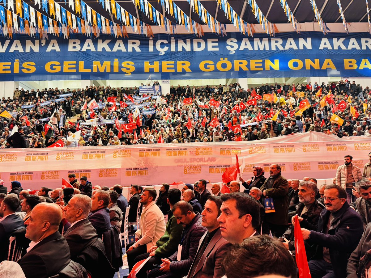 Cumhurbaşkanımız Genel başkanımız  sayın <a href="/RTErdogan/">Recep Tayyip Erdoğan</a>’ın teşrifleriyle gerçekleştirdiğimiz Van 8. Olağan kongremize sevgili eşim <a href="/FilizCinarbay/">Filiz Çınarbay🟢🇹🇷</a> ile birlikte katılım sağladık. İl başkanı seçilen <a href="/ArvasAbdulahat/">Abdulahat Arvas</a> ve yönetim kurulunu tebrik ederim <a href="/erkankandemir/">Erkan Kandemir</a> <a href="/MSErdinc/">Mehmet Şükrü ERDİNÇ</a> <a href="/haciozkan33/">Hacı Özkan🇹🇷</a>