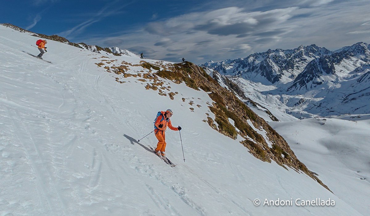 Elur ona eskiatzearen plazera . Barbe mendia 2486 m.