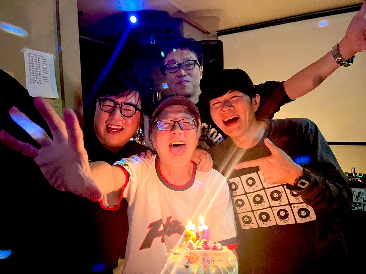 icioks's tweet photo. めっきーさんハピバ〜🎂✨
#drivemedown https://t.co/6ZRV5sZvAD