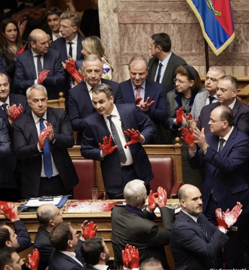 Malv2707's tweet photo. Αυριο οι δολοφόνοι θα πάρουν την απάντηση απο όσους εχουν μείνει ΑΝΘΡΩΠΟΙ!. Και ειμαστε πολλοί!! Εχουν κανει πολλα εγκλήματα, αυτο ομως δε θ αφήσουμε να το «θάψουν»
#Δεν_Εχω_Οξυγονο https://t.co/tgEc3Ac5GE
