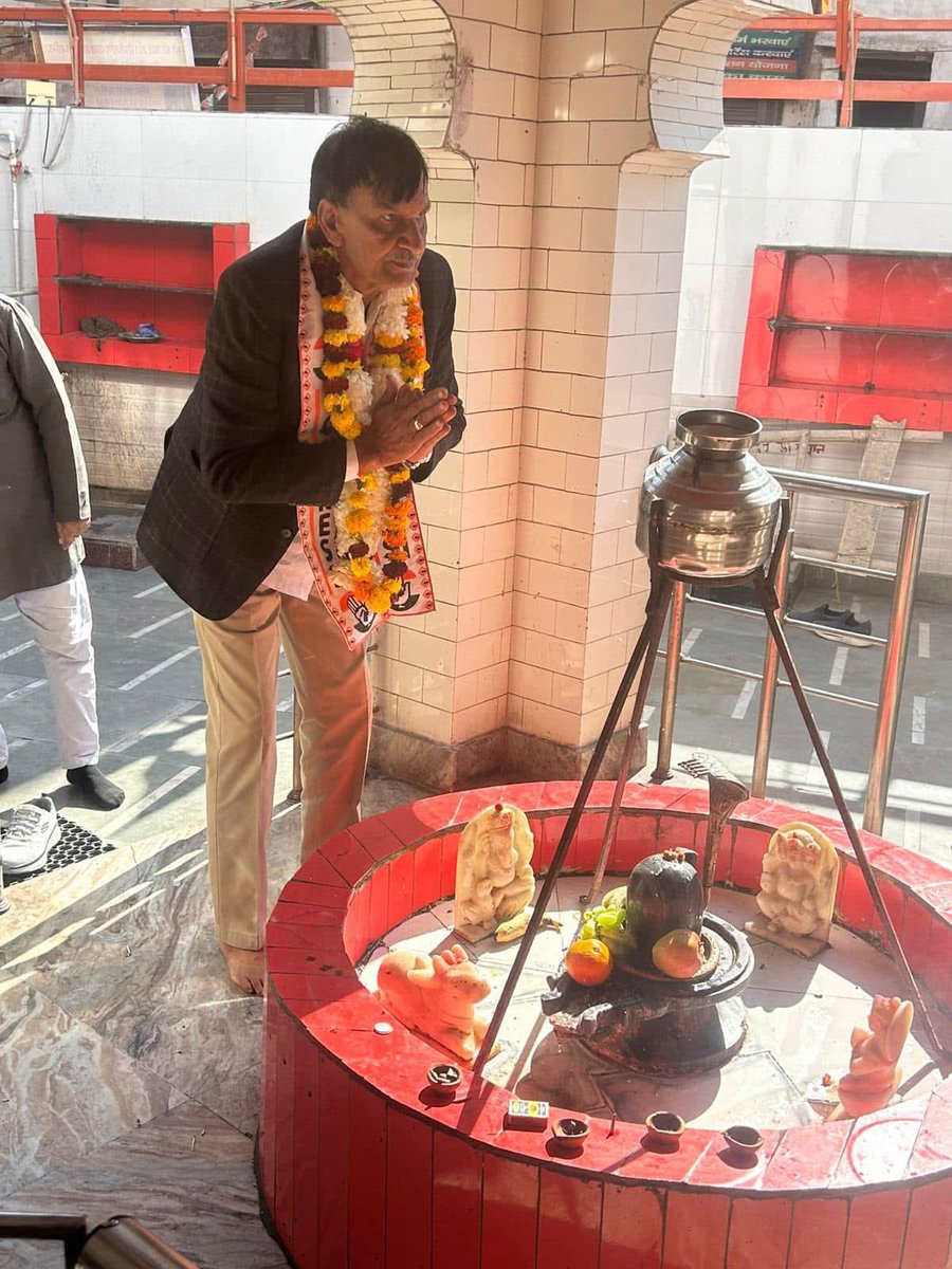 DharampalLakra's tweet photo. आपका समर्थन, मेरी ताक़त 🙏🏻🙏🏻

“आज बाबा हरिदास कॉलोनी में पदयात्रा के दौरान आप सभी का अपार स्नेह और समर्थन मिला। आपके विश्वास और सहयोग के लिए हृदय से धन्यवाद। आपका साथ ही हमारी ताकत है। 🙏”

@DharampalLakra 
#Congress
#mundkavidhansabha
#जनता_का_साथ_जनता_का_विकास
#धर्मपाल_लाकड़ा https://t.co/vIhsrKqOoF