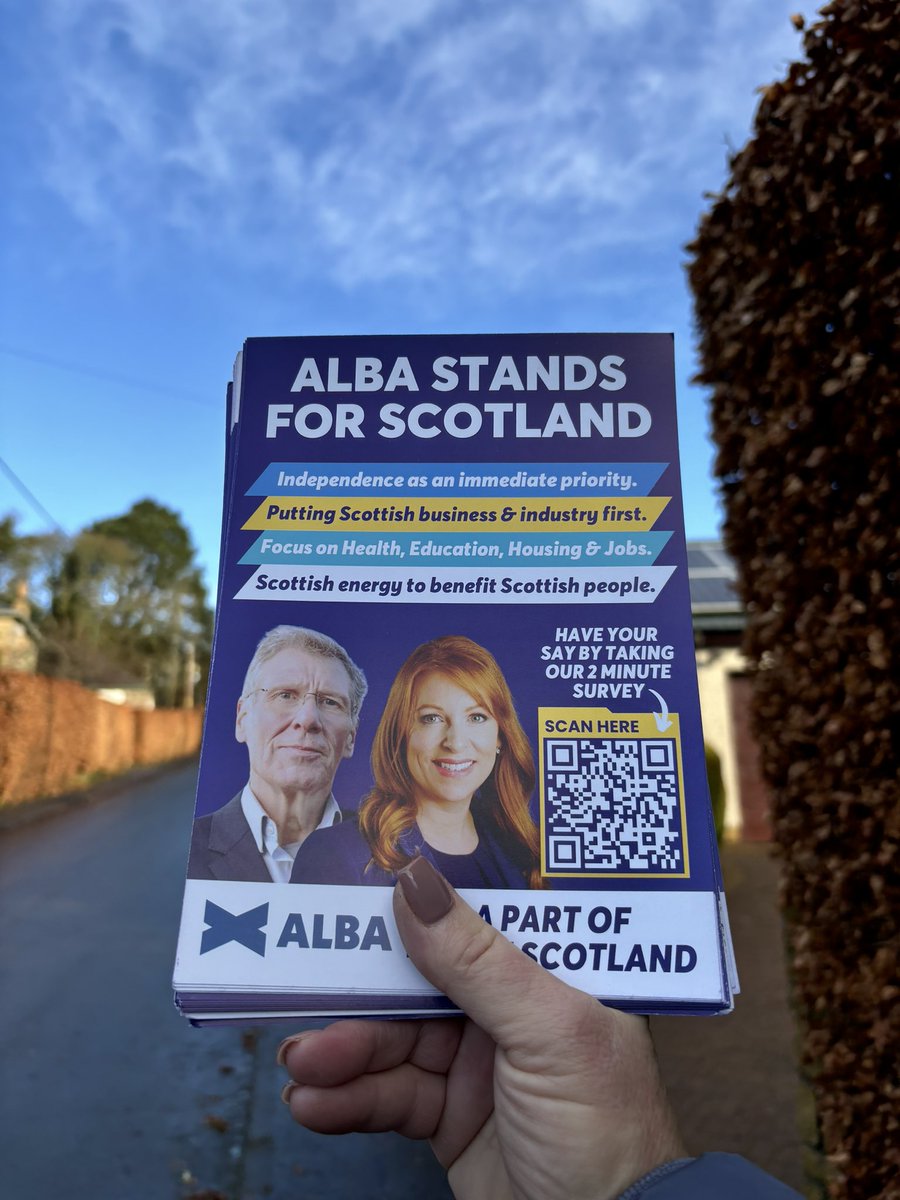 AlbaPerthshire's tweet photo. Great (albeit bitterly cold) campaign session in Scone this morning.
One lady: “Scotland is being ripped off? ABSOLUTELY!” 🏴
#ActiveALBA @AlbaParty https://t.co/GT3gA3jOxE