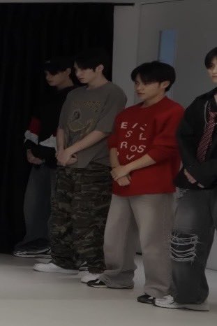 คือยืนรอ อินเนอร์ยังไม่หลุด คริสส🥹🥹

#MARCKRIS