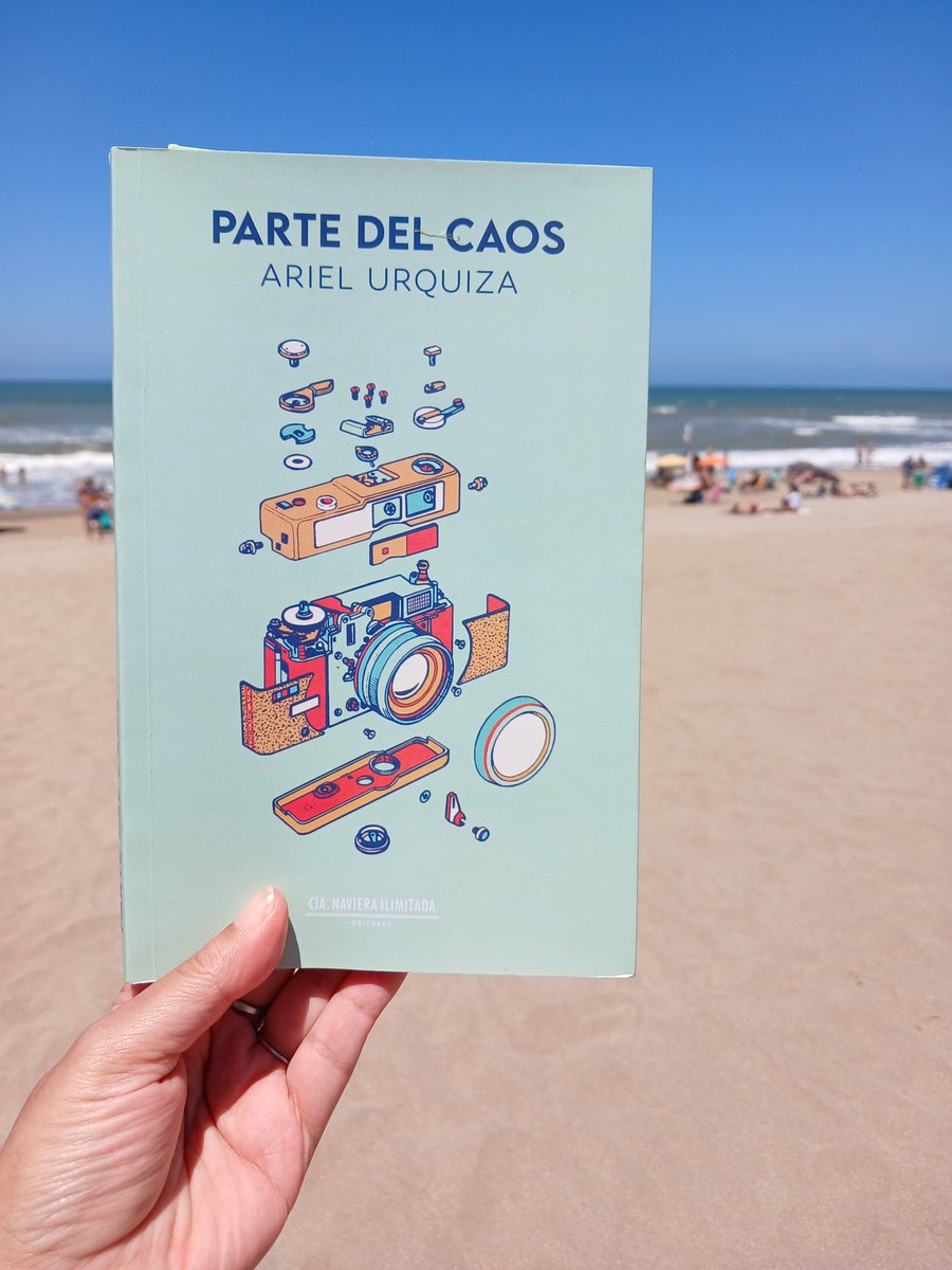 "Somos parte del caos, sí. Somos la parte que lo reconoció y le puso nombre". Ariel Urquiza (<a href="/_arielurquiza/">Ariel Urquiza</a>). Parte del caos. Editó <a href="/CiaNavieraIltda/">Compañía Naviera Ilimitada editores</a>.