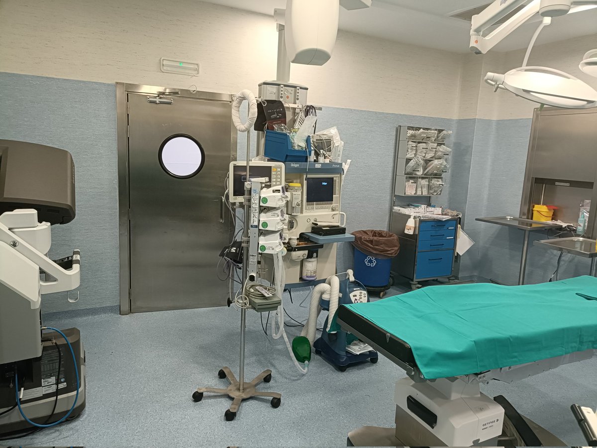 Seguimos.....#SanidadPública #hospital <a href="/HRegionalMalaga/">Hospital Regional Universitario Málaga</a> <a href="/HUVV_SAS/">Hospital Clínico Virgen de la Victoria</a> <a href="/JorgeMalaguista/">歩流経 </a> <a href="/RNCsantander/">Dieter Morales #yosoydelclinico</a>