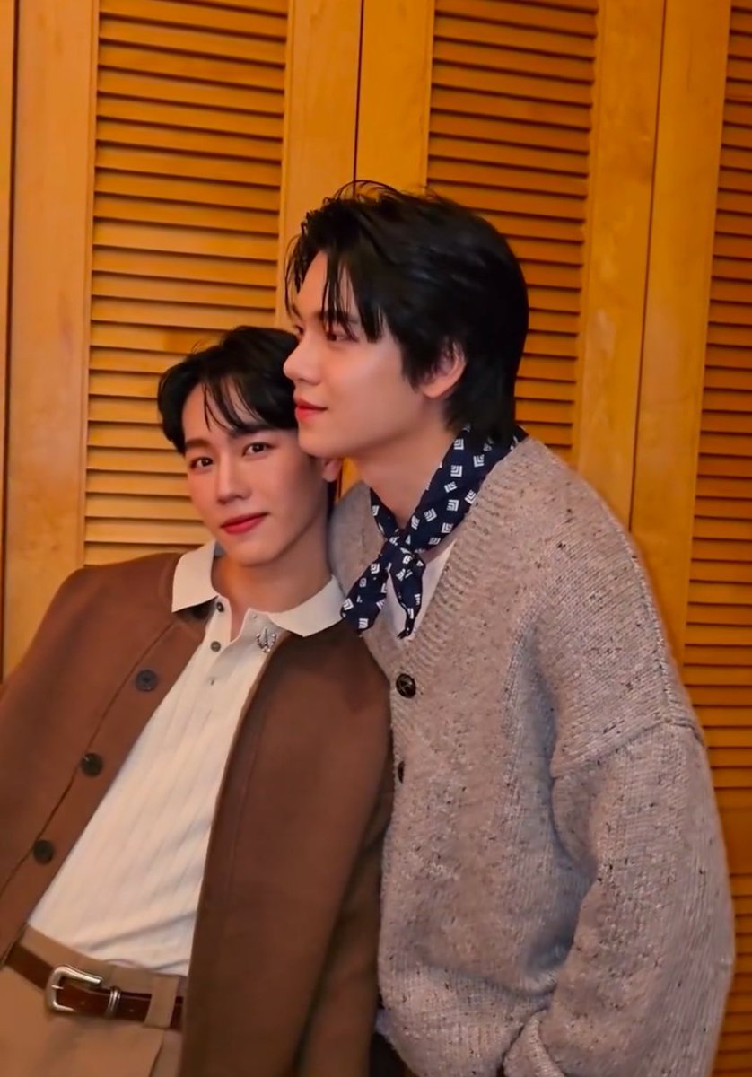 jutamas0526's tweet photo. รู้สึกว่าหัวหินจะเอียงๆ🤭

#yinyin_anw #warwanarat #หยิ่นวอร์ 
#VIFTokenx7BA 
VIF TOKEN X YINWAR ZUSAM 

Cr.parplernmakeups https://t.co/dmArJQbh6c