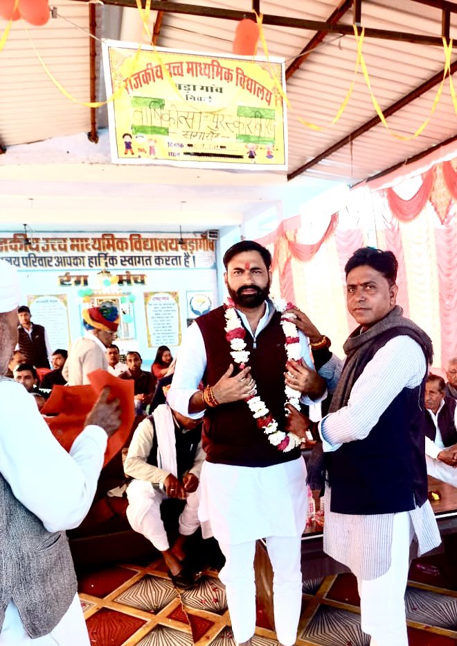 advdevrajgurjar's tweet photo. निवाई विधानसभा के विभिन्न विधालयों के वार्षिक कार्यक्रमों में विधायक महोदय के साथ रहा ! @RamsahayvermaNW @shivrajnewai @budhrammeena25 @SdGurjarNewai https://t.co/Z9RiepW0Wg