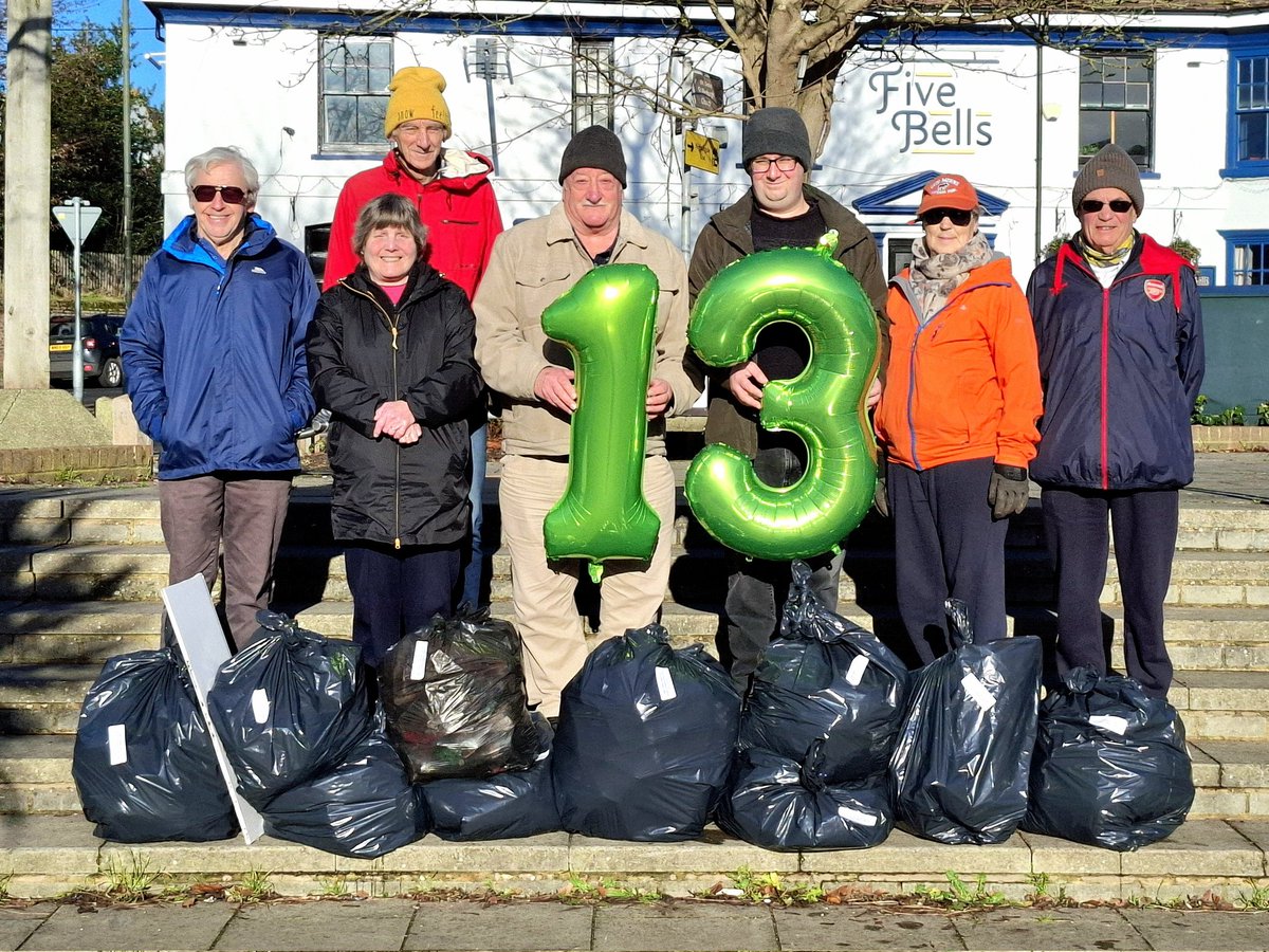 _VillageVoices's tweet photo. Out and about with the Hoo Clean Up team earlier today. This month's litter pick marked the 13th anniversary of this fabulous volunteer group #hoo #hoopeninsula #strood #rochester #kent #keepbritaintidy #litterpick #communitylitterpick https://t.co/ZYtxqfQOvu