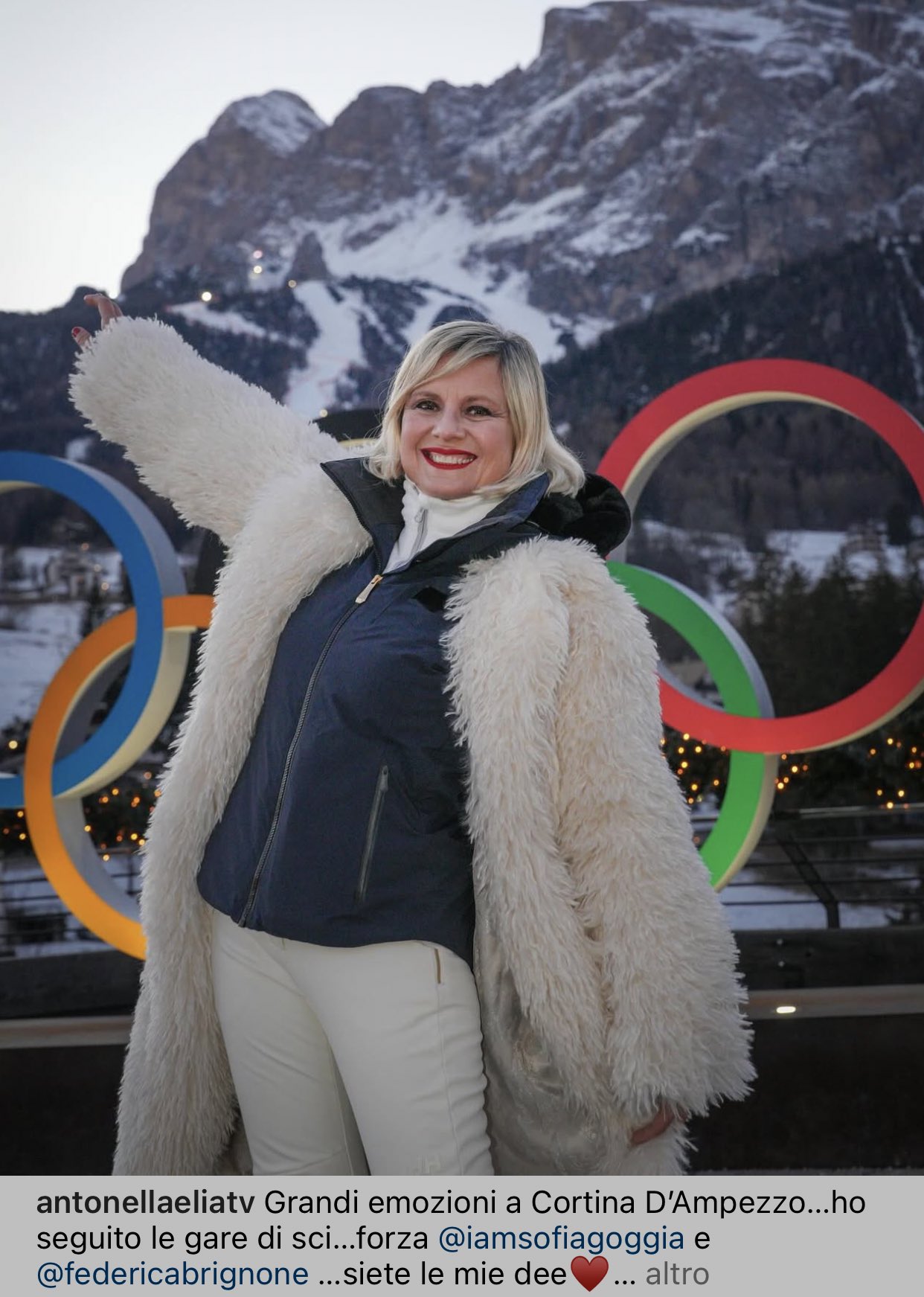 Cinguetterai  on X: "Antonella Elia sospesa dalla Rai. Di ritorno da una  registrazione a Cortina D'Ampezzo per la trasmissione #CitofonareRai2, Antonella  Elia avrebbe litigato con una persona che lavora nella produzione